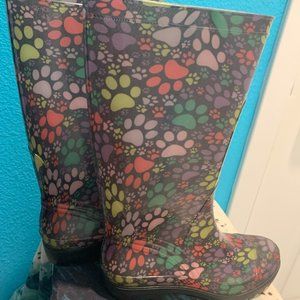 Rainboots w Paw Print Pattern Ladies Size 8